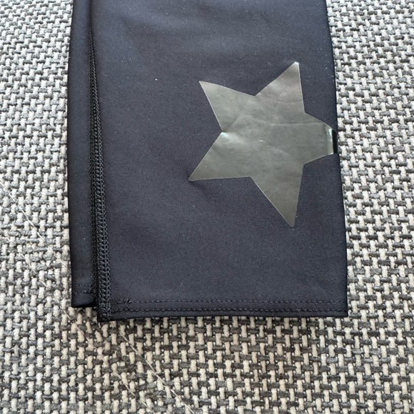 Ultracor woman's knockout legging in size xs - Picture 3 of 5